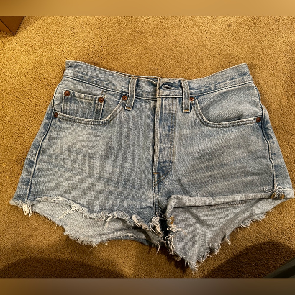 Women’s Levi’s high waisted shorts